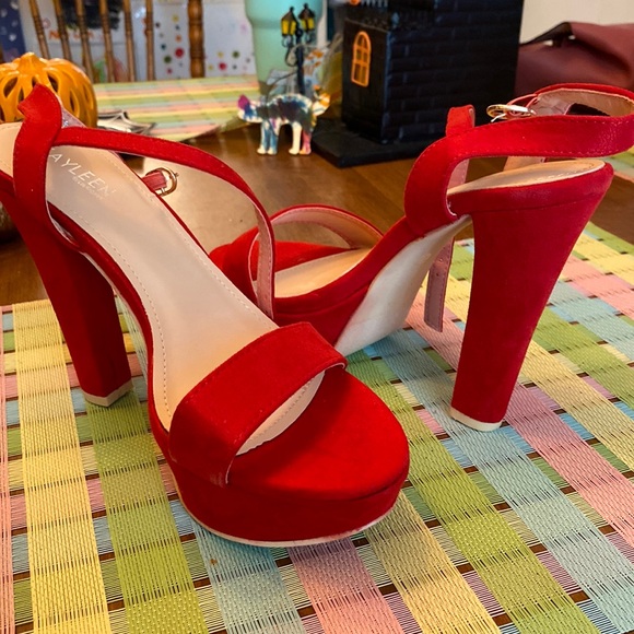 Shoes - Kayleen by LosAngeles 5 inch heels